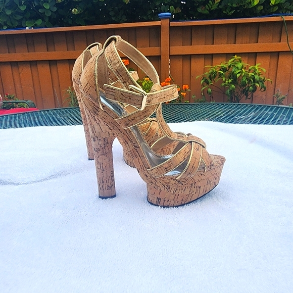 Pre-owned Bebe heels - Picture 1 of 4